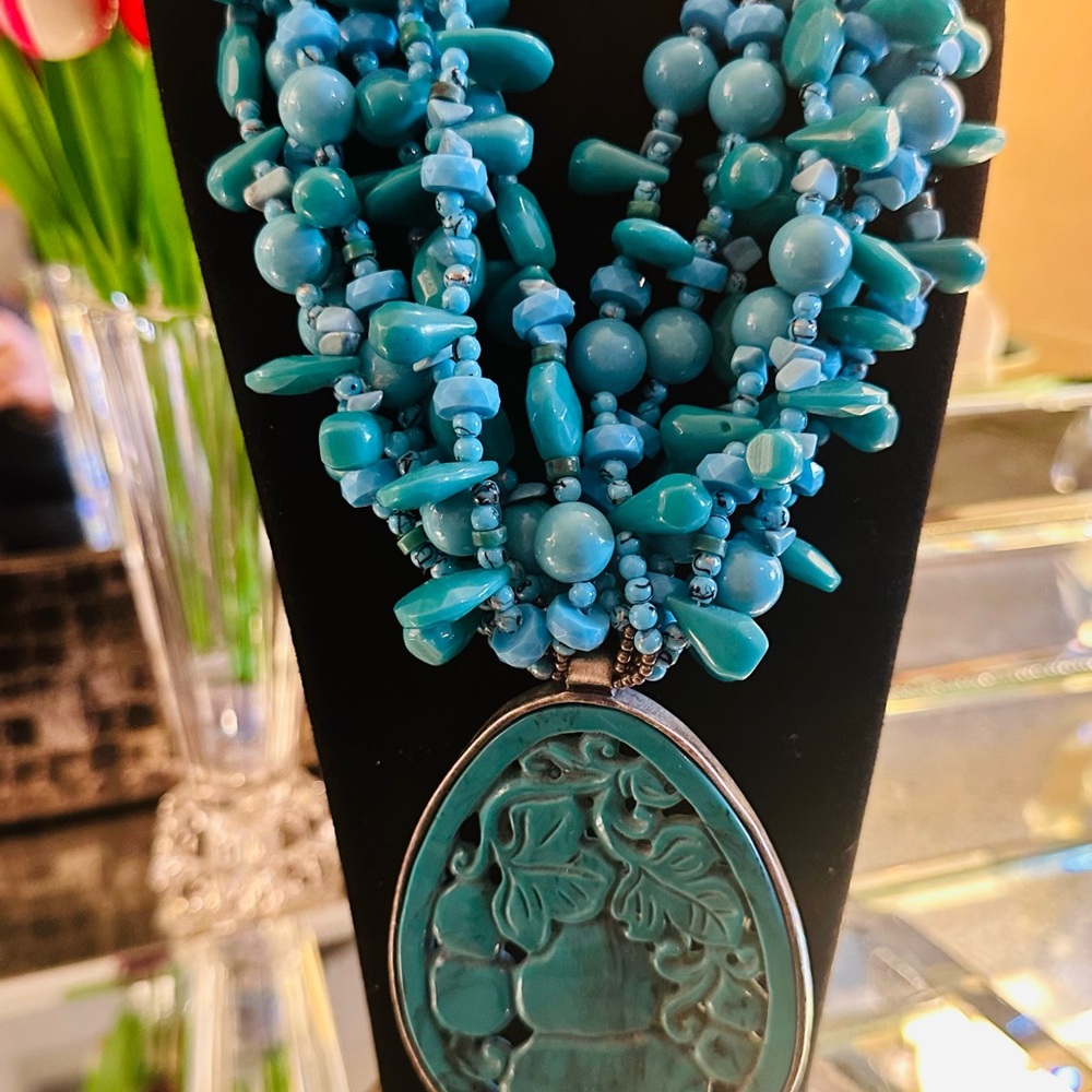 Stunning Turquoise Colored Beaded Pendant Necklace